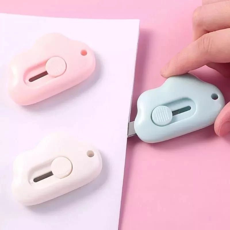 

Pisau Mini Cutter Oval Awan Lucu Karakter Pisau Pemotong Kecil