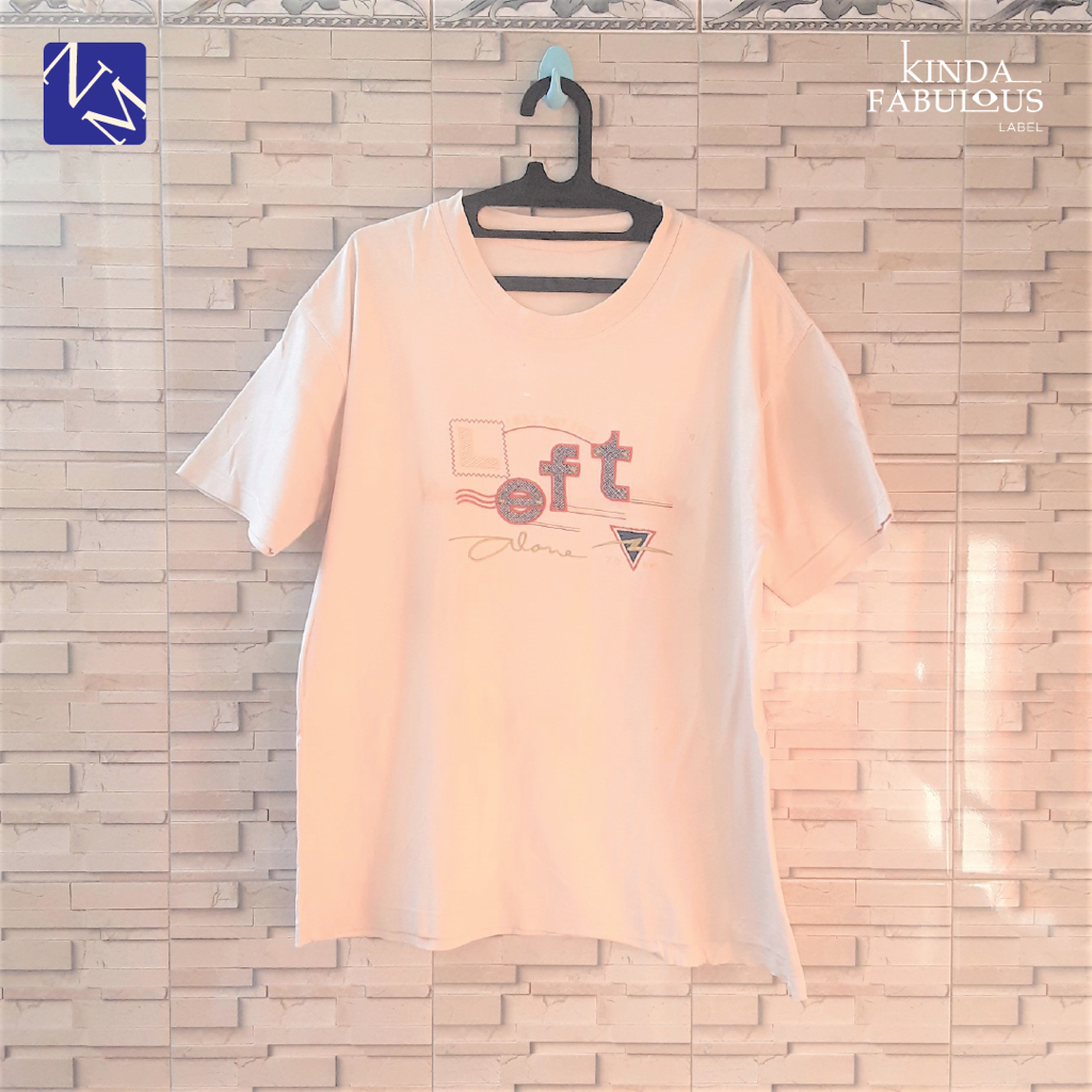 KAOS T-SHIRT I WAS OUT THIS LEFT ALONE ZONE