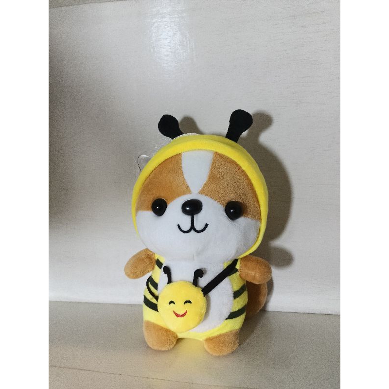 Boneka Shiba Lembut Kostum Lebah Rusa