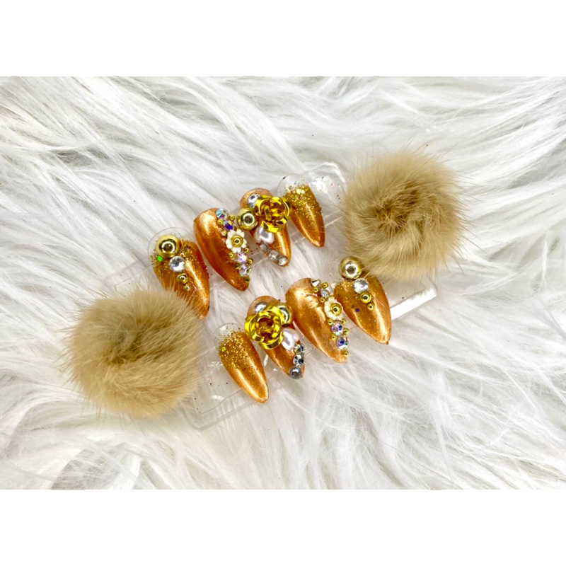 kuku palsu gold pompom // pompom//  kupal wedding gold