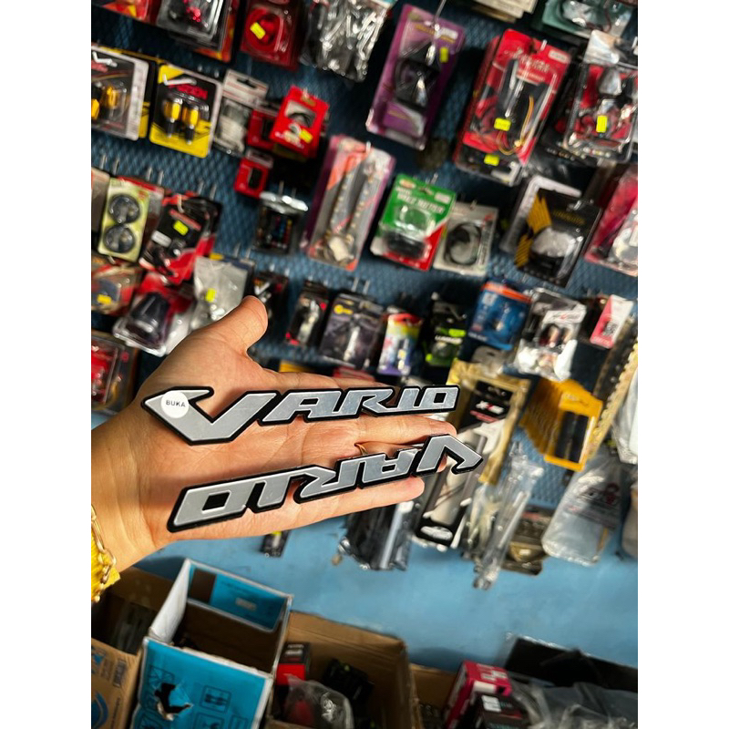 2PCS EMBLEM VARIO TIMBUL LOGO VARIO EMBLEM TIMBUL VARIO JAPAN 3D EMBLEM VARIO JEPANG 3D BUKAN STIKER