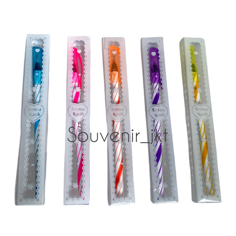 

RB 50/100pcs Souvenir Pernikahan Pulpen Salur Pelangi warna warni kemas mika motif