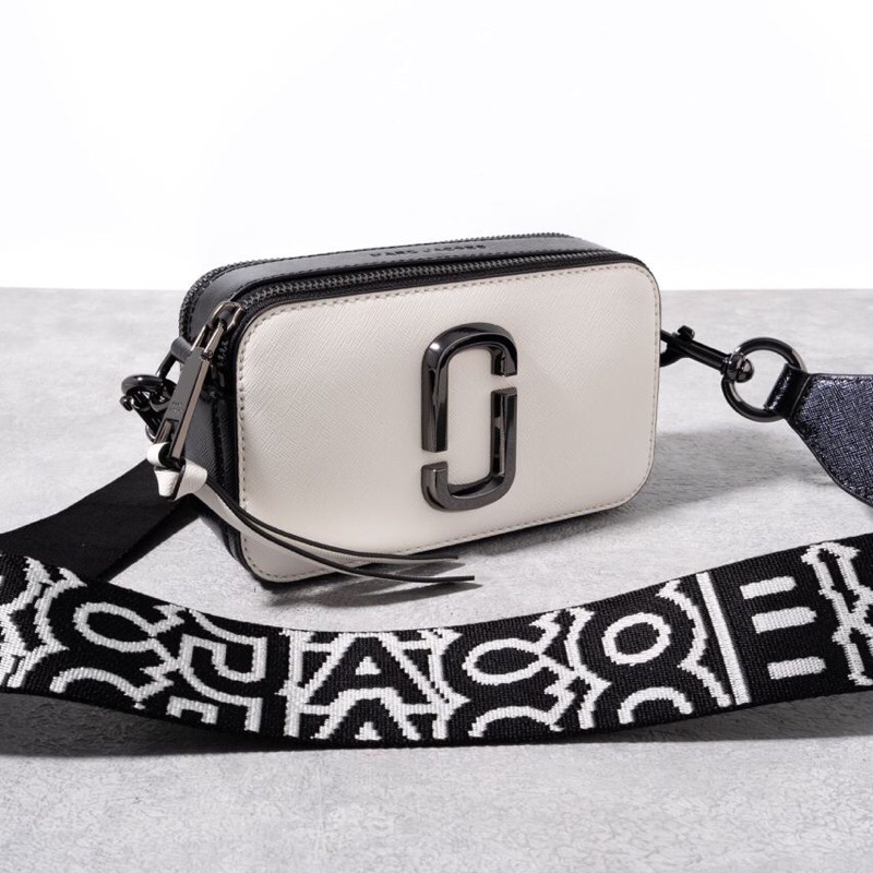 MJ Bicolor snapshot 18x11x6 CM Black - White