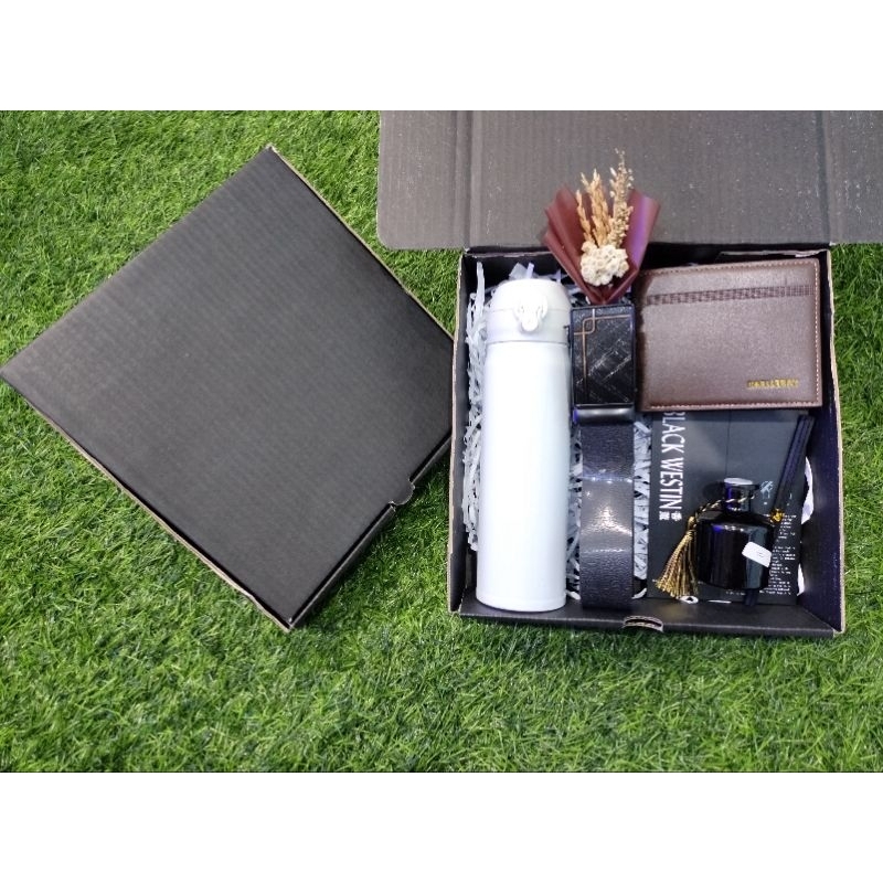 

Hampers wisuda ulang tahun anniversary pria paker hadiah pemberian laki-laki cowok elegan mewah