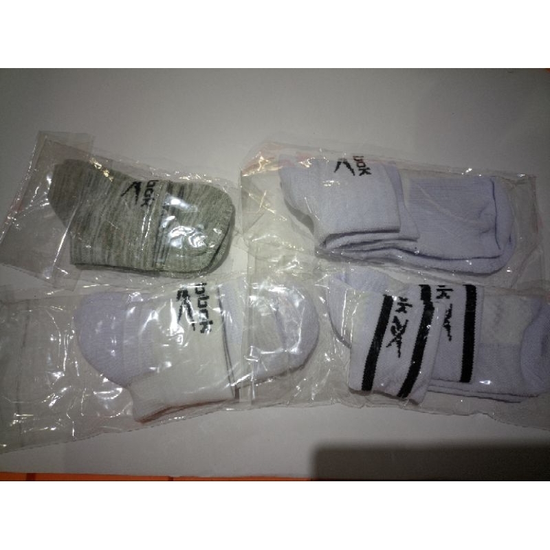 kaos kaki reebok diatas mata kaki / kaos kaki panjang / kaos kaki reebok / kaos kaki reebok original