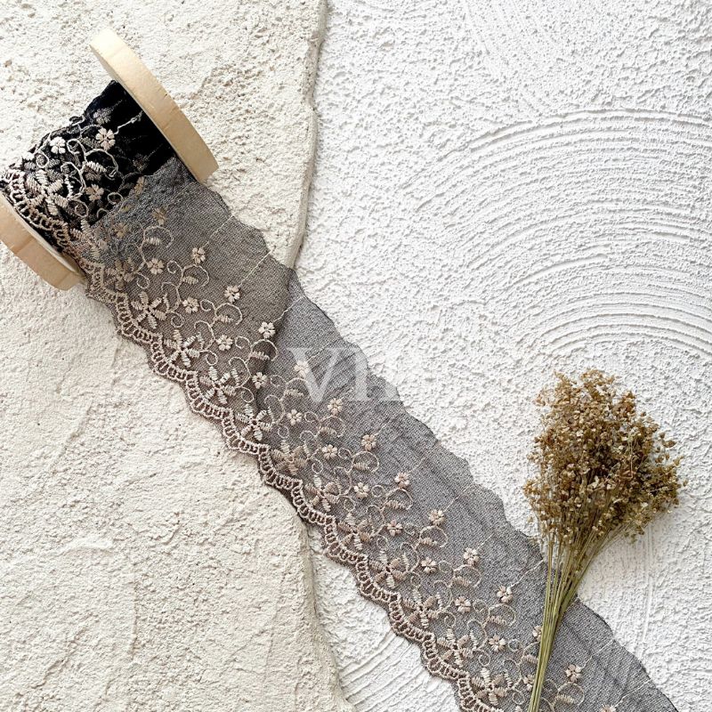 Renda VIP 1 T003 Renda Tile Bordir Hitam Gold Per Roll