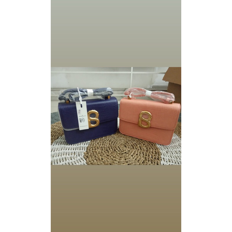 audrey bag buttonscraves