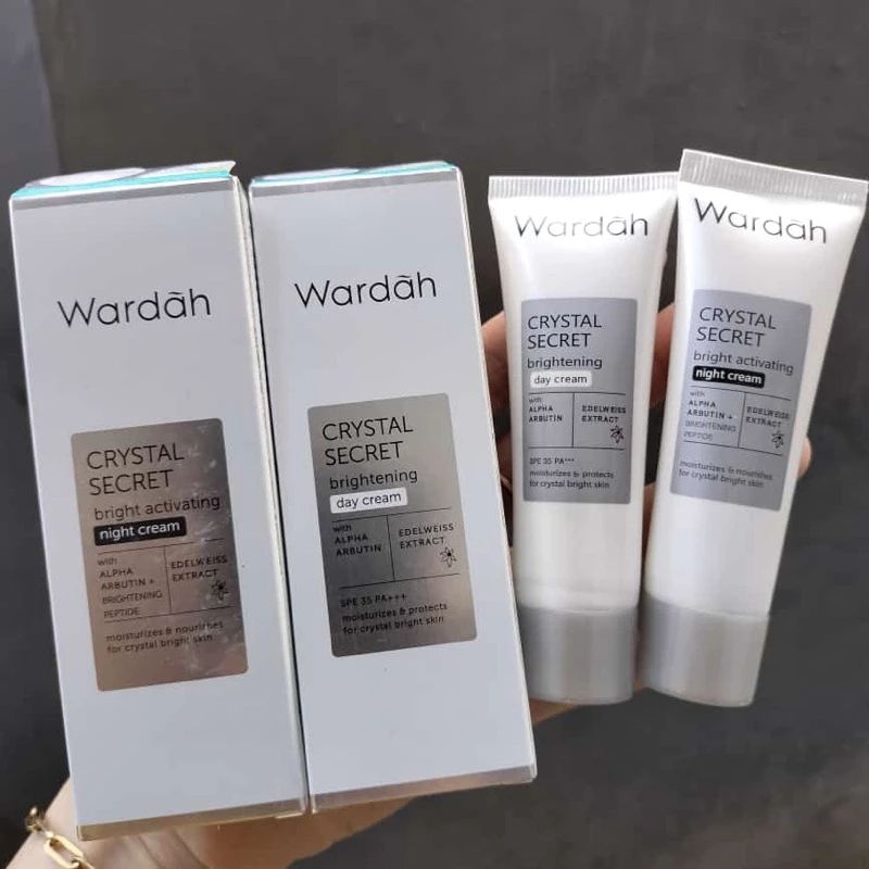 Wardah Crystal Secret Paket Perawata wajah penghilang flek hitam