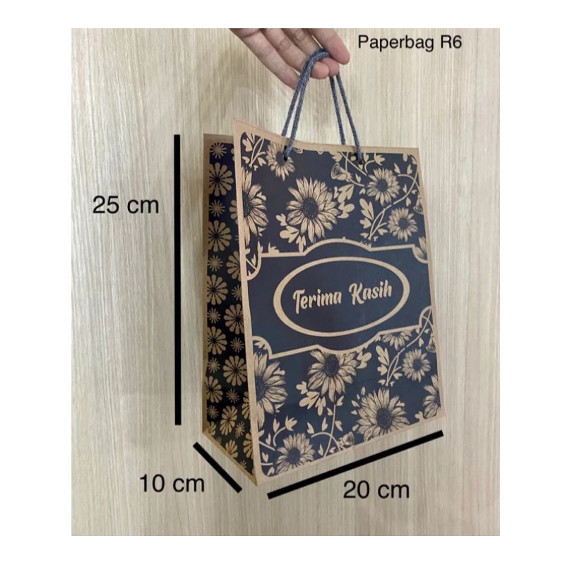 

PAPERBAG 20X25 BATIK HITAM TERIMAKASIH