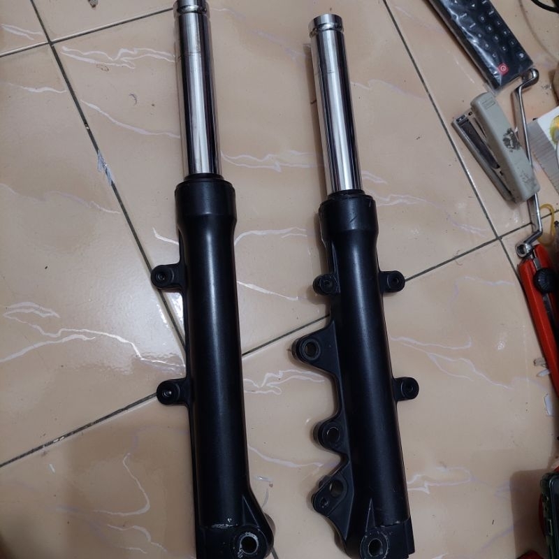 sokbreker depan yamaha Nmax original