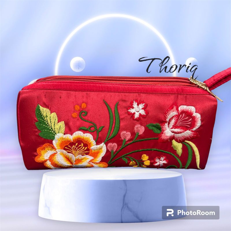 Dompet bordir motif selendang Koto Gadang Bukittinggi