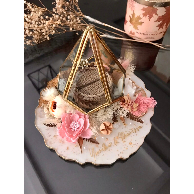 Resin wedding ring plate / terrrium ring box / tempat cincin rustik / box cincin mahar resin custom