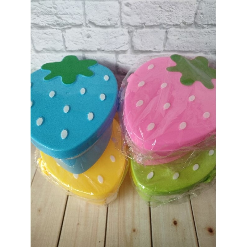 Tepak Bekal Makan Susun 3 Lunch Box Strawbery