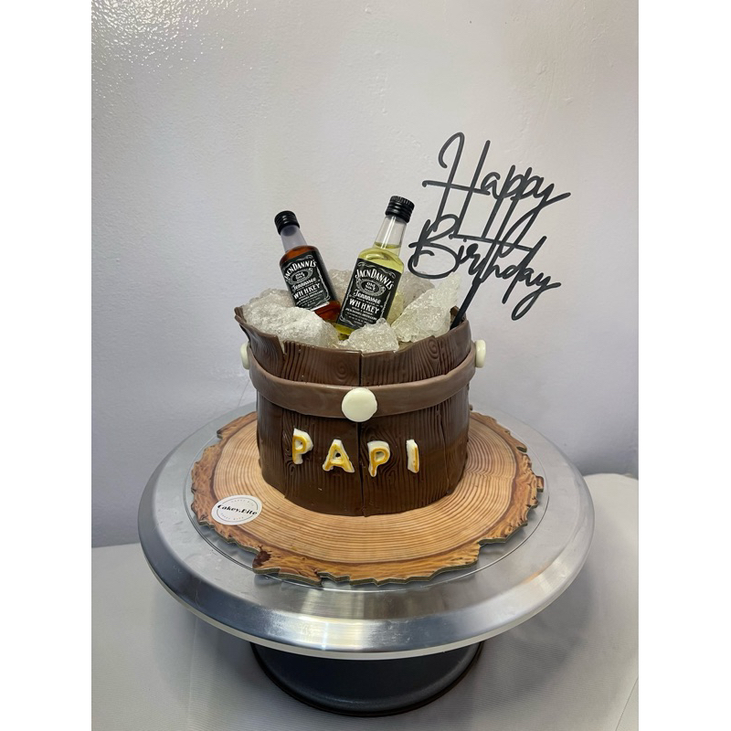 

CUSTOM CAKE - cakeybite