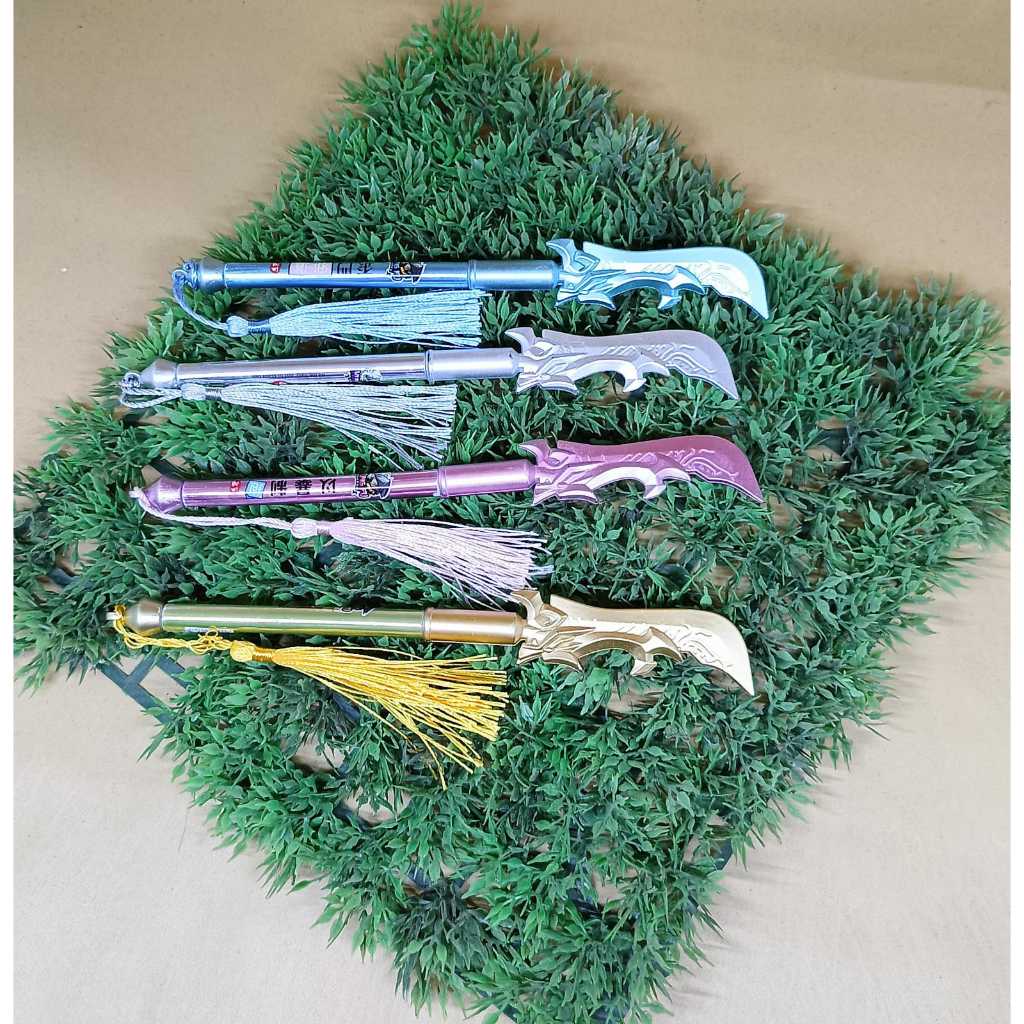 

PEN GEL BENTUK TOMBAK NAGA RUMBAI ISI 12PCS BOLPEN GEL PEDANG MURAH