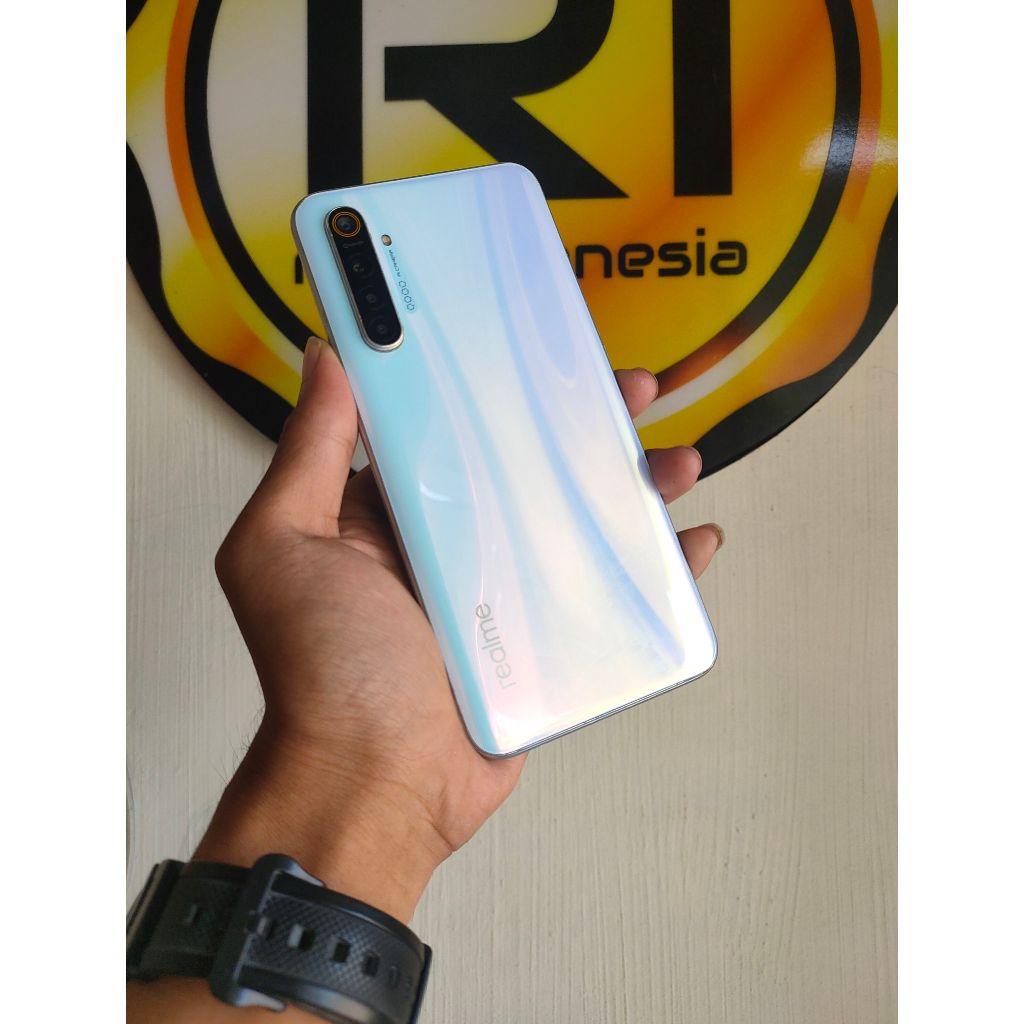 Realme XT 8/128 Snapdragon 712 AMOLED