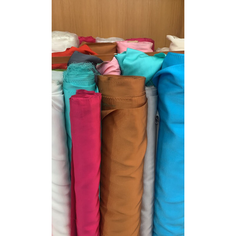 Satin Maax Marra; Lebar kain 1,5m