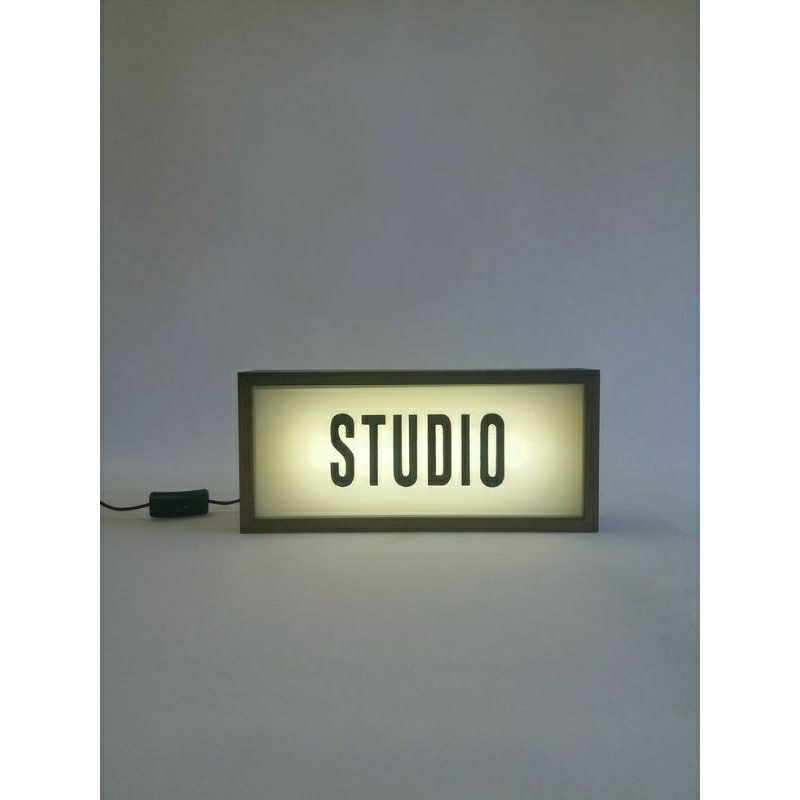 Hiasan Dinding Tanda Led STUDIO