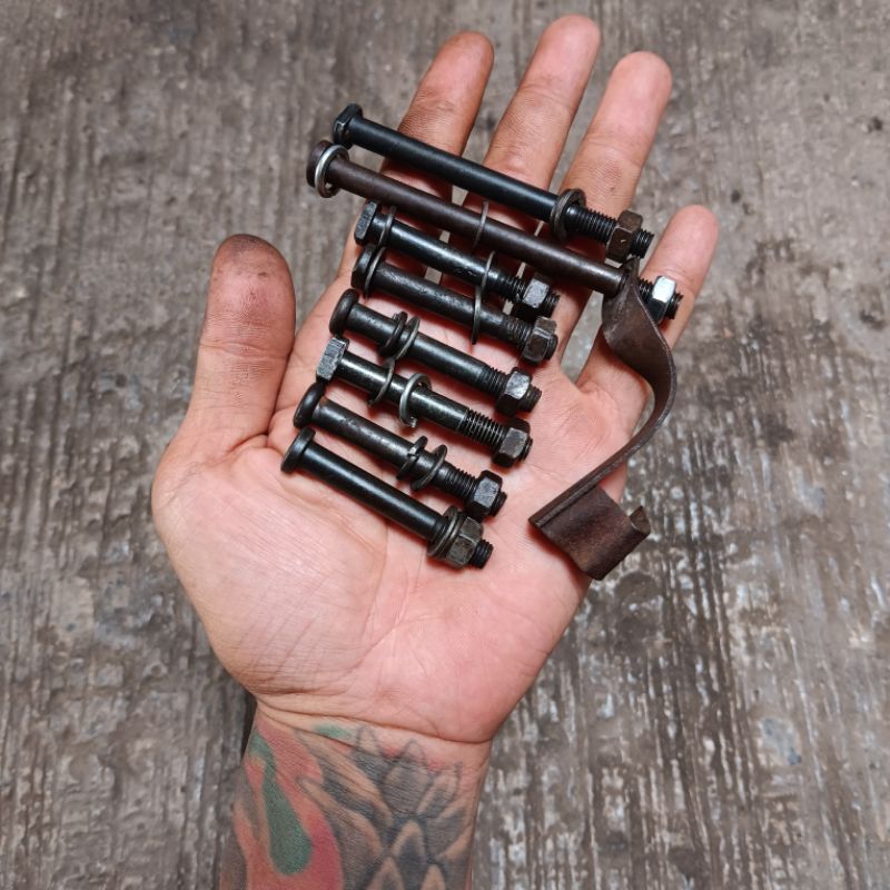 Baut Mesin Rengkes Vespa Excel Exclusive Original Copotan