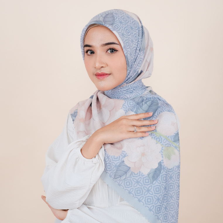 HIKIVA Laser Cut Hijab Segi Empat Print Motif Kahla Warna Abu