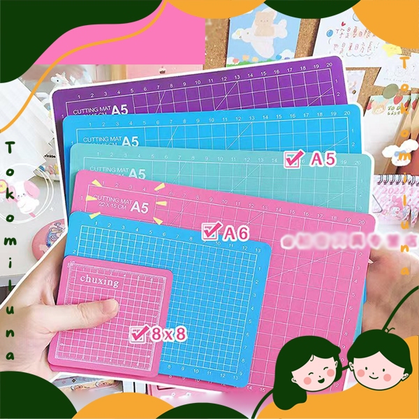 

Cutting Mat ukuran A5 (22 cm x 15 cm) Alas Potong Kertas Sticker Cutting Board Soft papan potong HB1404