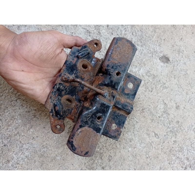 pangkon dudukan kancingan jok Yamaha v80 robot ori