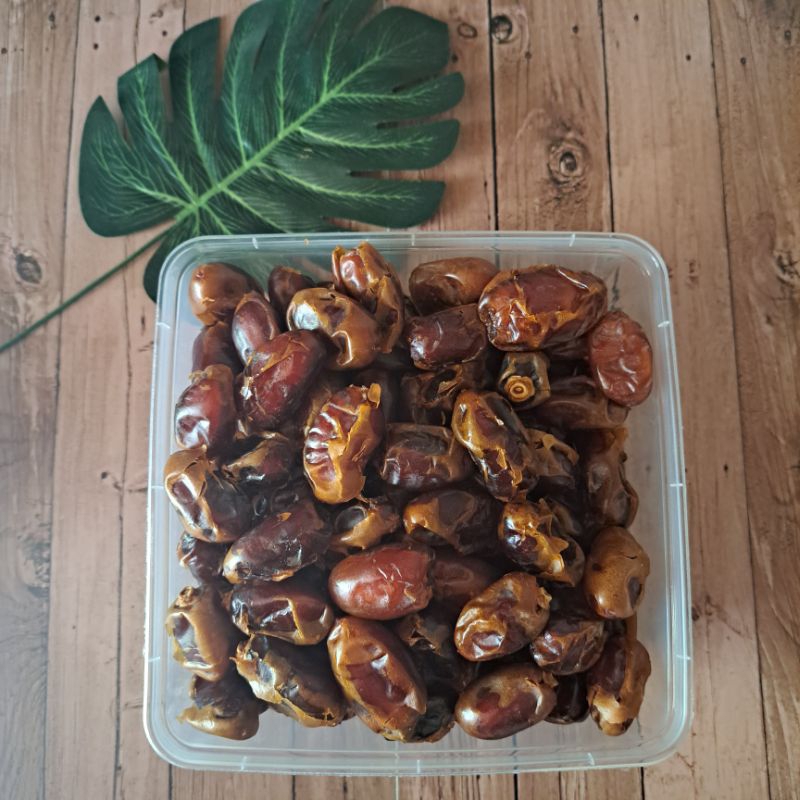 

kurma khalas 1kg kurma kholas premium quality 1kg panen terbaru