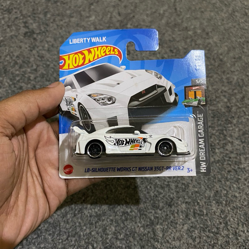 Hot wheels nissan 35 gtr LBWK short card
