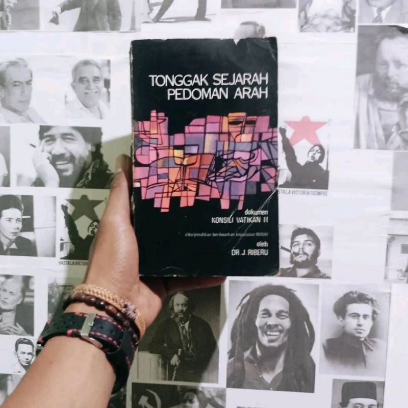 Dokumen Konsili Vatikan II | Tonggak sejarah - Pedoman Arah | J. Riberu | Adat dan Injil: Perjumpaan