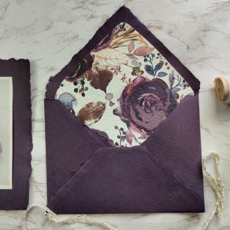 

Amplop Handmade C5 Argyle Purple – Vintage & Unik, Kertas Daur Ulang