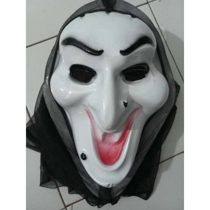 topeng halloween nenek sihir