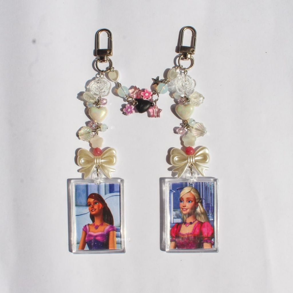 Barbie Keychain Couple/Princess and The Pauper/The Diamond Castle