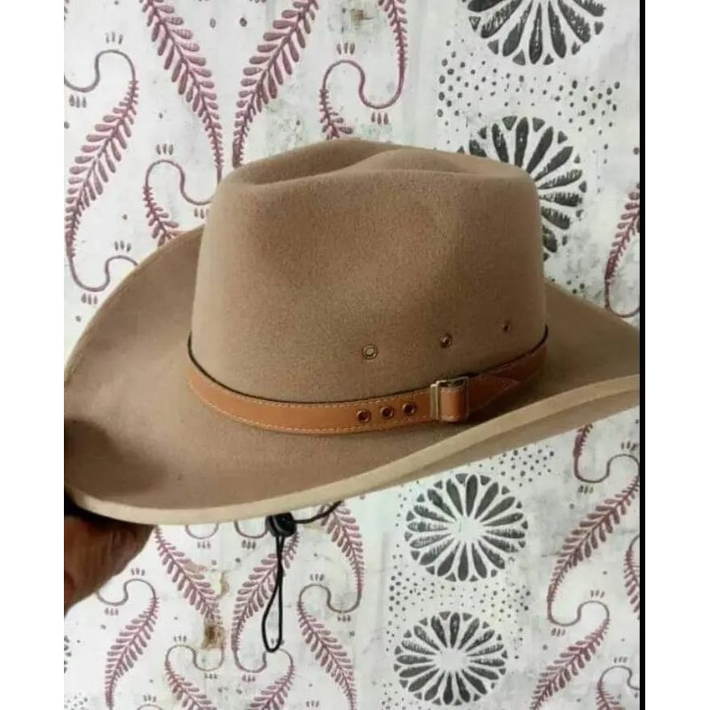 topi koboy kulit sapi