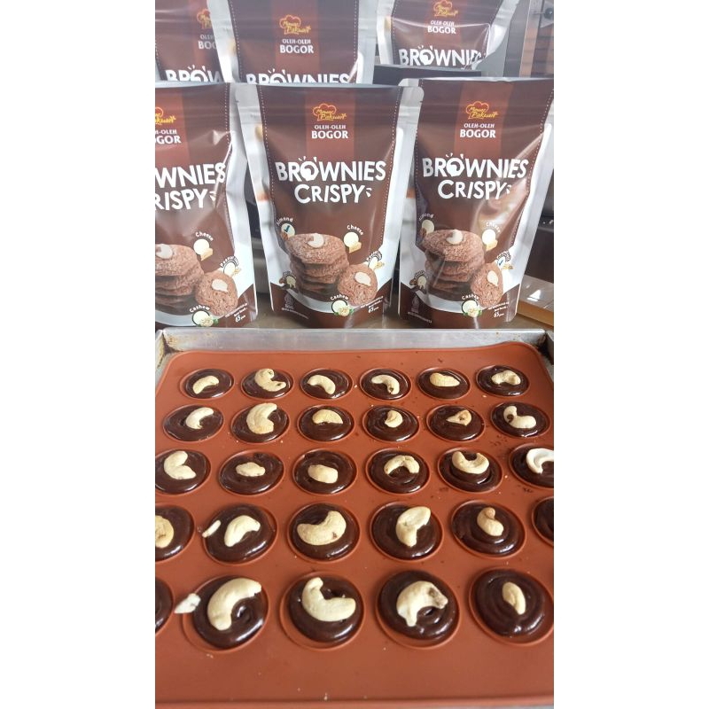 

bronkis (bronis crispy) kacang Mede,dan bronkis (bronis crispy)coffe choco