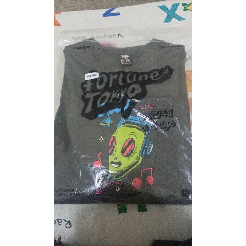 BAJU ERIGO X JKT48 EMOJI ADEL XL OVERSIZE