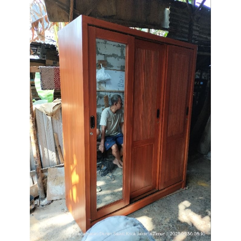 LEMARI PAKAIAN SLIDING DOOR KAYU JATI