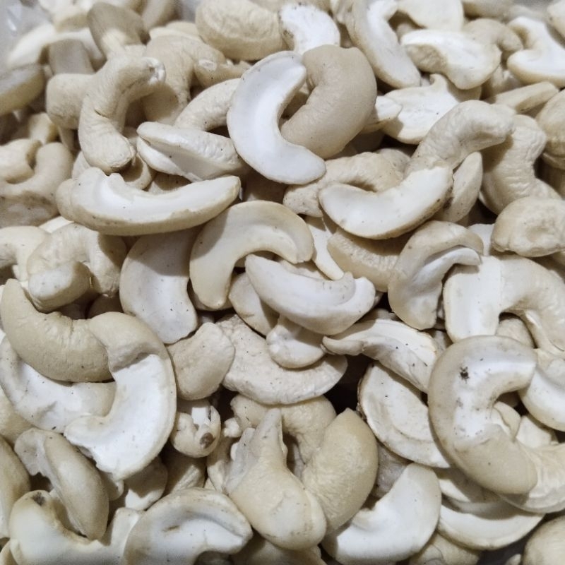 

Kacang Mete Belah 2