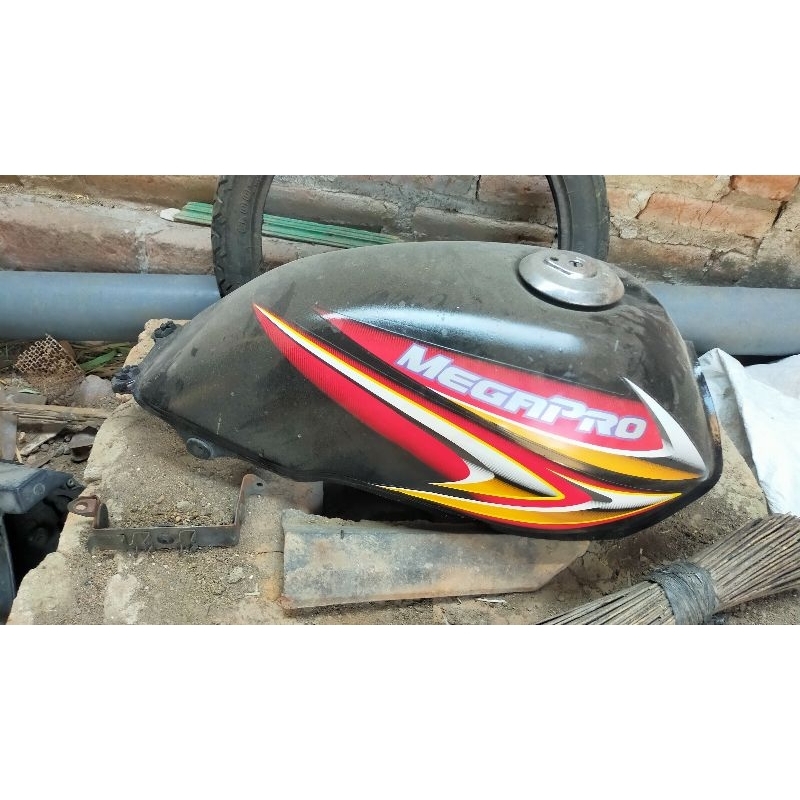 tangki Megapro hiu original copotan motor