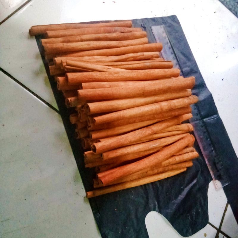 

Kayu Manis Fres Cutting Stick BERSIH 15 CM ~ 1KG