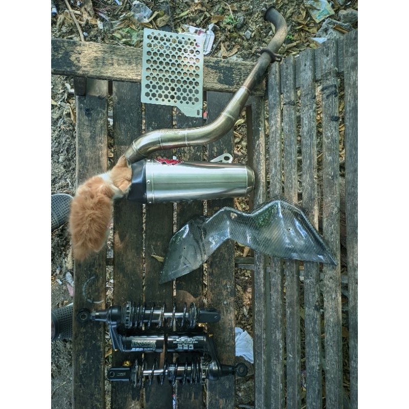 Aksesoris AEROX, R9 ALPHA ORIGINAL AEROX OLD, WINGLET CARBON KEVLAR, COVER RADIATOR AEROX OLD, SHOCK