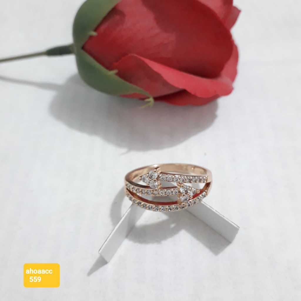 Cincin permata sepasang panah warna emas dewasa.