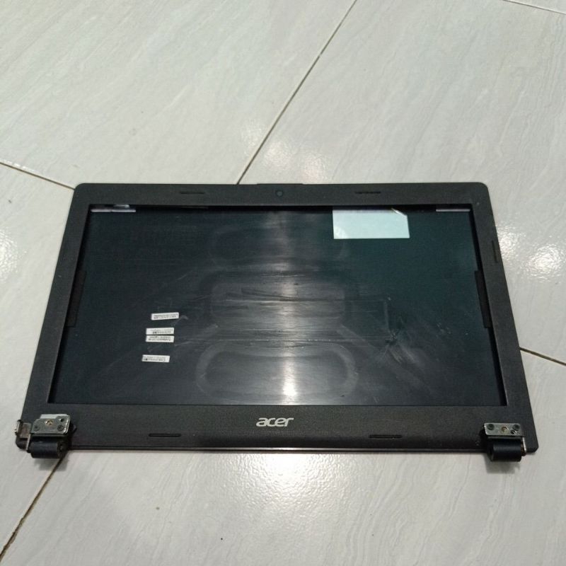 casing layar acer z1401
