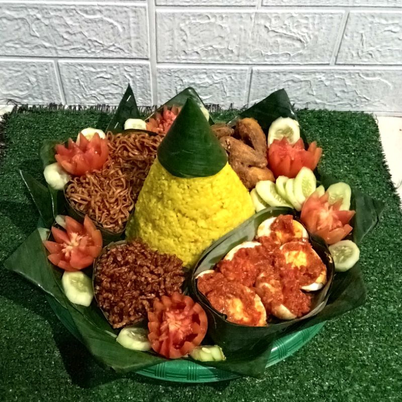 

tumpeng nasi kuning porsi 5 orang