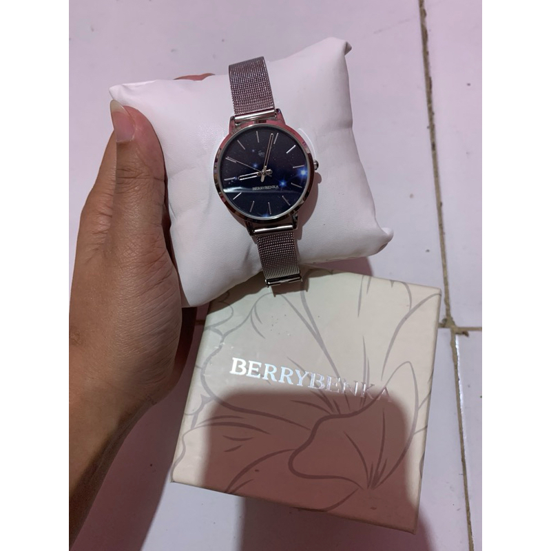 Preloved jam tangan berrybenka