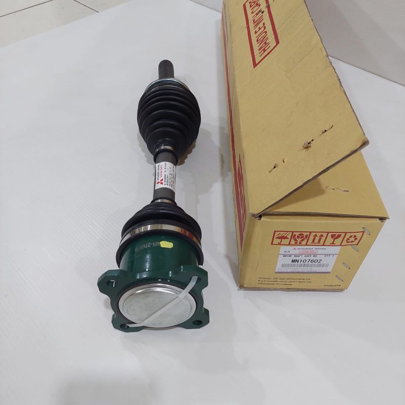 CV JOINT AS RODA DEPAN L200 STRADA KANAN