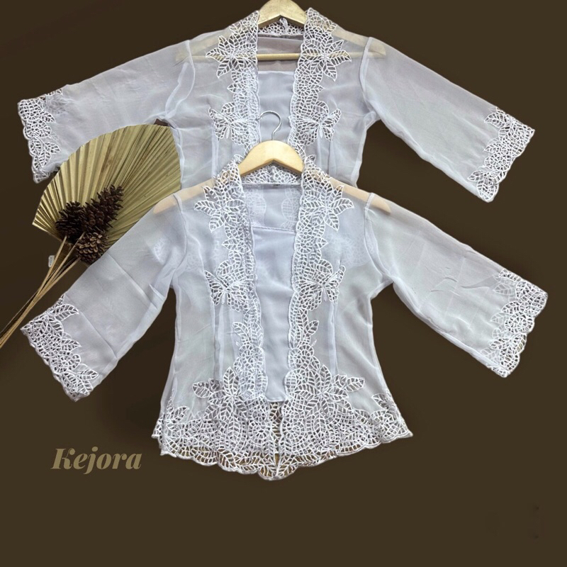 kebaya jadi lengan panjang / kebaya jadi bahu kerut/ kebaya jadi bli/ kebaya jadi putih lengan panja