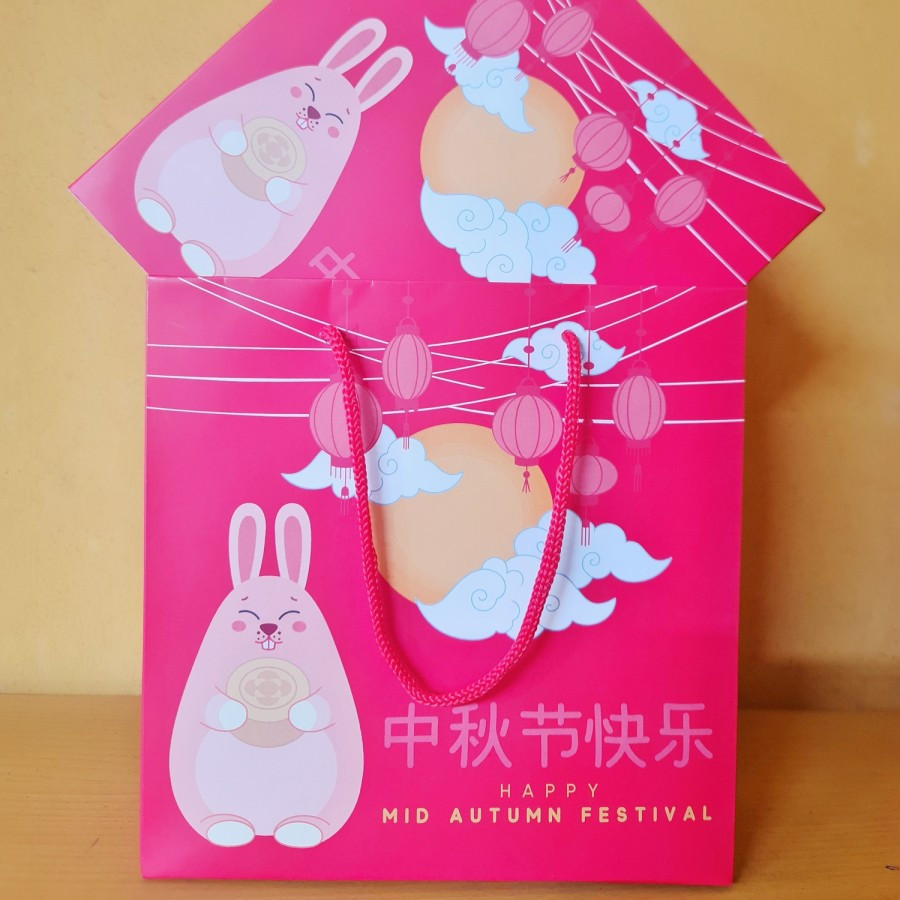 

(5 pcs) paperbag mooncake size 22x22x7 cm design fat rabbit warna merah