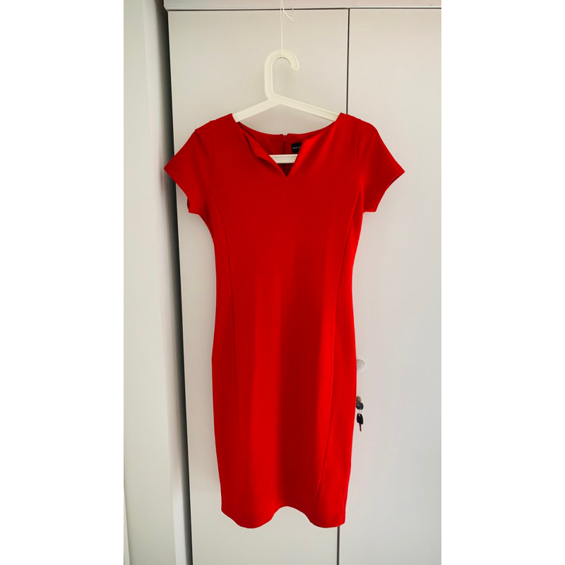 dress merah Executive