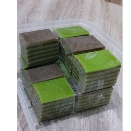 

Balapis (Kue Lapis Khas Manado)