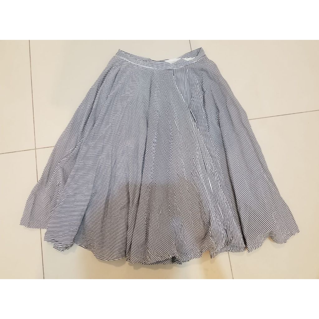 PRELOVED MIDI SKIRT STRIPE BLACK WHITE/ ROK PANJANG WANITA MOTIF GARIS HITAM PUTIH